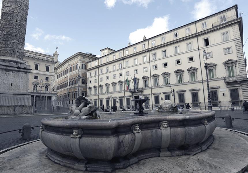 Gabbie salariali e delega al governo: il salario minimo italiano nel labirinto politico. Ora all’Esecutivo la parola definitiva